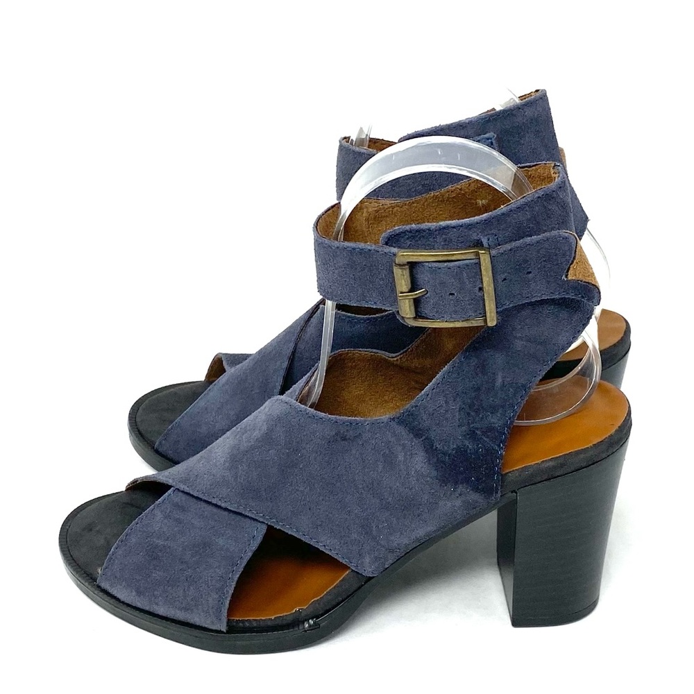 Bella Vita Sandals